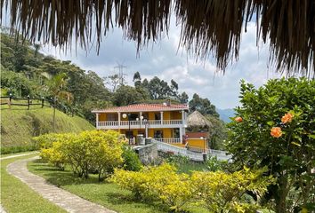 Villa-Quinta en  San Antonio, Nororiente, Medellín