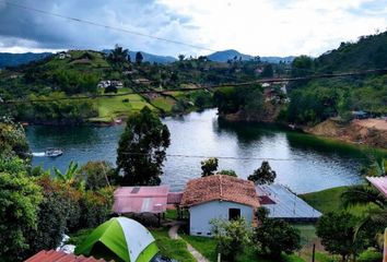 Villa-Quinta en  El Peñol, Antioquia