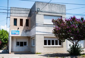 Casa en  Calle Murature 1002-1100, Coronel De Marina Leonardo Rosales, Provincia De Buenos Aires, Arg