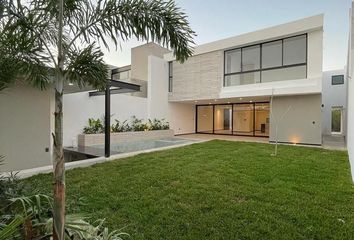 Casa en  Calle 87, Temozón Norte, Mérida, Yucatán, 97302, Mex