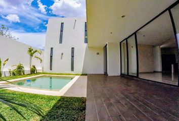 Casa en condominio en  Pueblo Cholul, Mérida, Yucatán