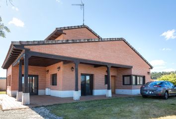 Chalet en  Castronuevo De Esgueva, Valladolid Provincia