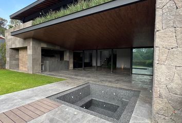 Casa en  Calle Fontana Zarca, Avándaro, Valle De Bravo, México, 51200, Mex