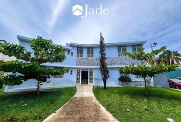 Casa en  Avenida Miguel Alemán, Guadalupe, Campeche, 24010, Mex