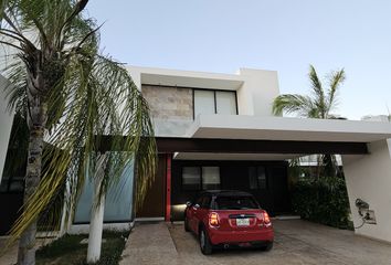 Casa en condominio en  X Canatún, Mérida, Yucatán, Mex