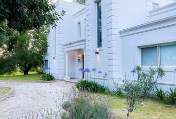 Casa en  Calle Güemes, San Vicente, Provincia De Buenos Aires, Arg