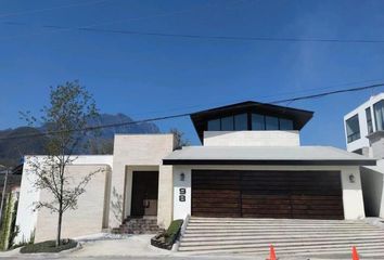 Casa en  Hacienda Los Encinos, Monterrey