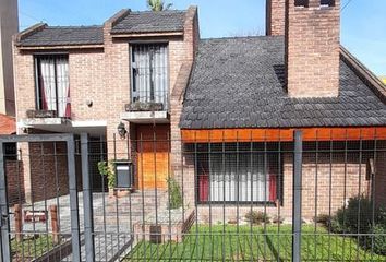 Casa en  Calle J. M. De Pueyrredón 2501-2599, Moreno, B1744, Provincia De Buenos Aires, Arg