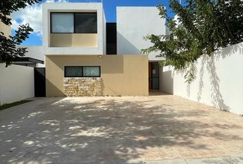 Casa en  Calle 18 108-108, Cholul, Mérida, Yucatán, 97305, Mex