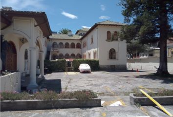 Local en  San Juan, Quito