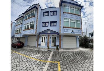 Casa en  El Condado, Quito