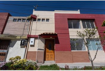 Casa en  Mitad Del Mundo, Norte De Quito