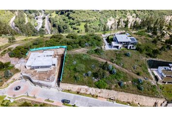 Terreno Comercial en  Cumbayá, Quito