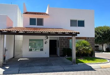 Casa en  El Pueblito, Corregidora, Corregidora, Querétaro