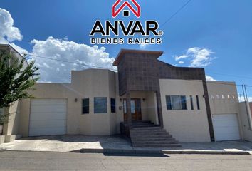 Casa en  Avenida Ojinaga 845-885, Ciudad Cuauhtémoc Centro, Cuauhtemoc, Chihuahua, 31500, Mex