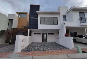 Casa en condominio en  Avenida Schoenstatt, Pedregal De Schoenstatt, Condominio San Miguel, El Pueblito, Corregidora, Querétaro, 76904, Mex