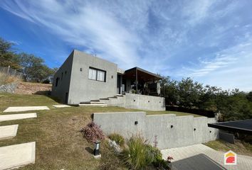 Casa en  Calle Lanín, Villa Allende, Colón, Córdoba, Arg