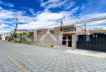 Casa en  Kennedy, Quito