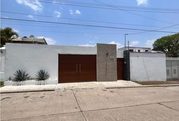 Casa en  Fraccionamiento Las Fincas, Jiutepec, Morelos