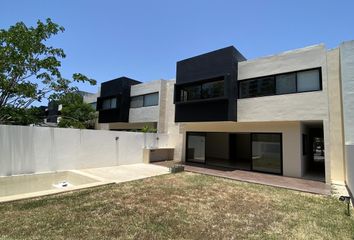 Casa en  Algarrobos Desarrollo Residencial, Mérida, Yucatán