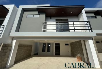 Casa en  Avenida General Lázaro Cárdenas, Luis Donaldo Colosio, San Quintín, Baja California, 22930, Mex