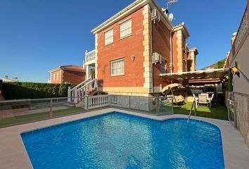 Chalet en  Alhaurin De La Torre, Málaga Provincia