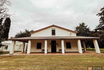 Casa en  Estancia Las Malvinas, Brandsen