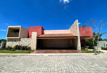 Casa en  X Canatún, Mérida, Yucatán, Mex