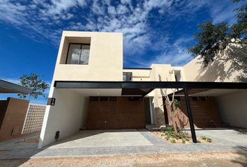 Casa en  X Canatún, Mérida, Yucatán, Mex