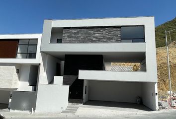 Casa en  Laderas Sector Garanday, Monterrey, Nuevo León, Mex