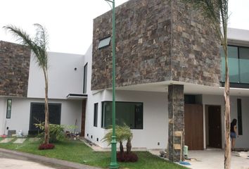 Casa en condominio en  Paseo Del Acantilado, Zapopan, Jalisco, 45017, Mex