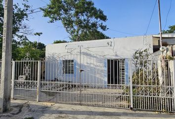 Casa en  810 812 814, Calle 67, Centro, Mérida, Yucatán, 97000, Mex