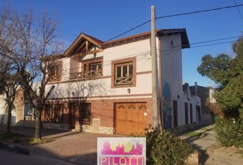 Casa en  Calle Yrigoyen 925, Bahía Blanca, B8105, Provincia De Buenos Aires, Arg