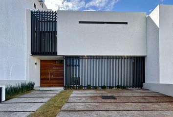 Casa en  Altozano El Nuevo Querétaro, Municipio De Querétaro