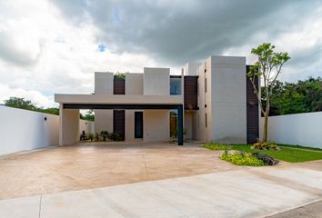 Casa en condominio en  Calle 28, Komchén, Mérida, Yucatán, Mex