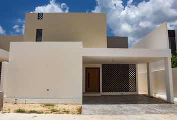 Casa en condominio en  Pueblo Cholul, Mérida, Yucatán