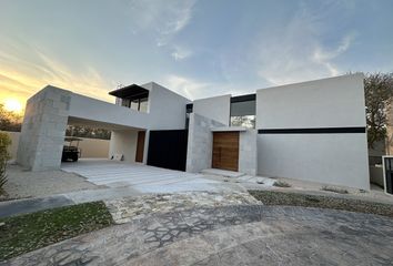 Casa en  Yucatán Country Club, Mérida, Yucatán