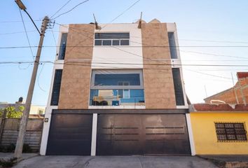 Casa en  Calle Agustín Arraiga Rivera 958-958, Nueva Chapultepec, Morelia, Michoacán De Ocampo, 58280, Mex