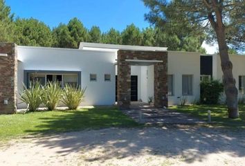 Casa en  Barrio Cerrado Costa Esmeralda, Pinamar