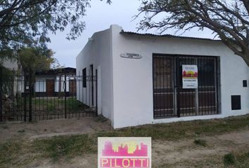 Casa en  Calle Ugarte Manuel 98, Bahía Blanca, Provincia De Buenos Aires, Arg