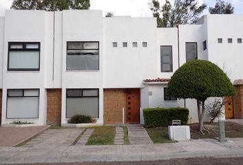 Casa en  Calle Las Rosas 129, Jurica Pueblo, Santiago De Querétaro, Querétaro, 76100, Mex