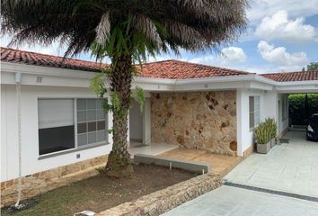 Casa en  Ciudad Jardín, Cali