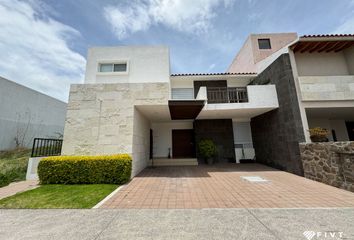 Casa en  Avenida La Vista 1037, Fraccionamiento La Vista Residencial, Rinconada La Condesa, Querétaro, 76146, Mex