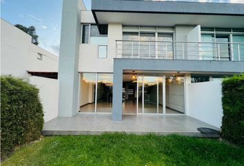 Casa en  Cumbayá, Quito