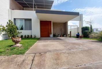 Casa en condominio en  Paseo De Los Robles Norte, Vistas Del Valle, Zapopan, Jalisco, 45237, Mex