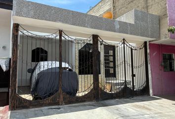 Casa en  Heliodoro Hernández Loza 1a Secc, Guadalajara, Jalisco