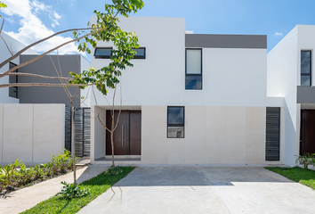 Casa en condominio en  Pueblo Cholul, Mérida, Yucatán