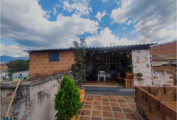 Casa en  Florida Nueva, Medellín