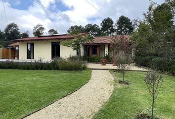 Casa en  Carretera Tramo Central-almoloya De Juárez, San Gaspar, Valle De Bravo, México, 51246, Mex