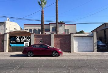 Casa en  Avenida Gran Lago De Los Esclavos 820, Jardines Del Lago, Mexicali, Baja California, 21339, Mex